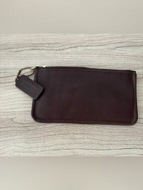 🚨🚨Coach vintage 7170 Skinny case Dark Brown Leather Zip Pouch
